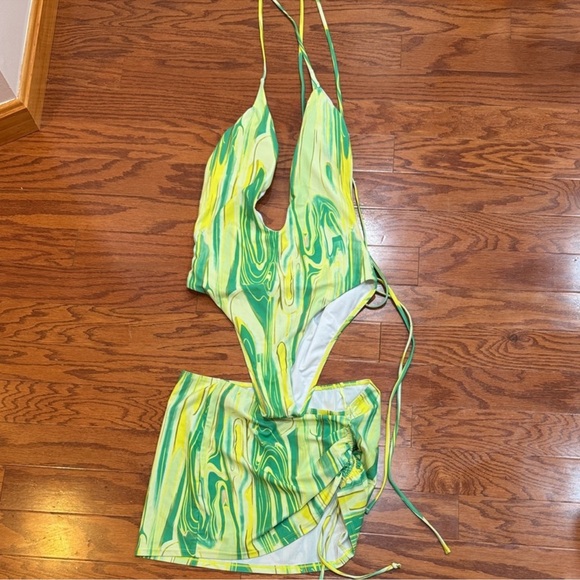 Size Large Bundle - Picture 13 of 14